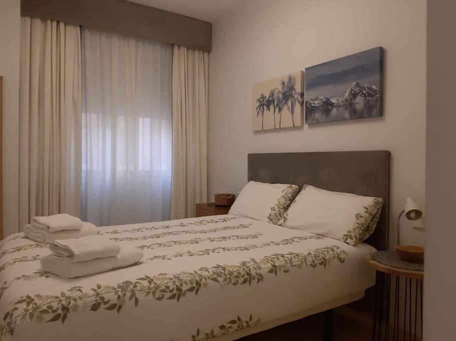 Nuevo-luminoso Y Moderno. Parking Gratis!! Apartamento